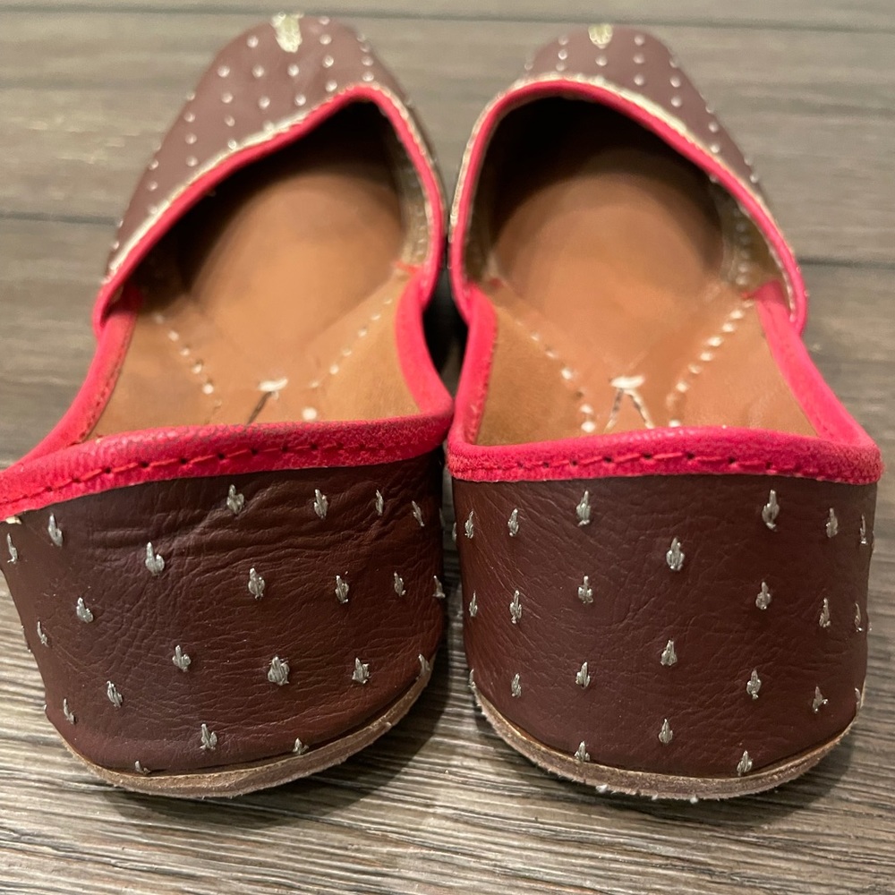 Flat Sandals - Picture 2 of 4